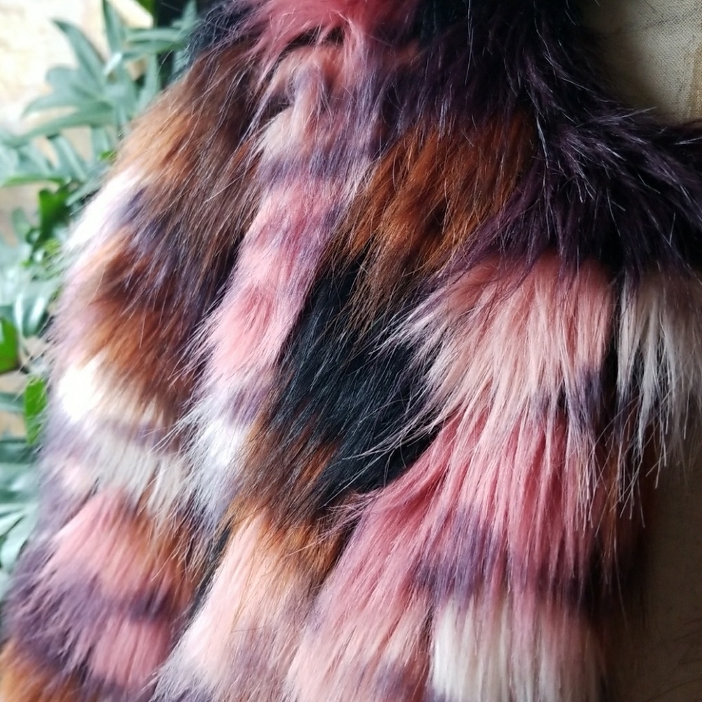 Urban Outfitters Faux Fur Coat - Picture 5 of 8